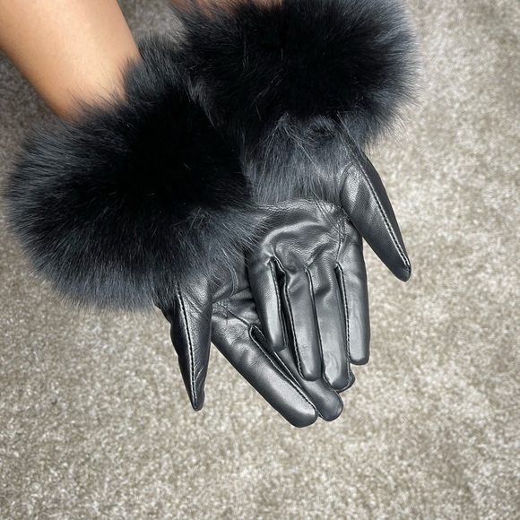 Leather glove with fur - Picture 1 of 4